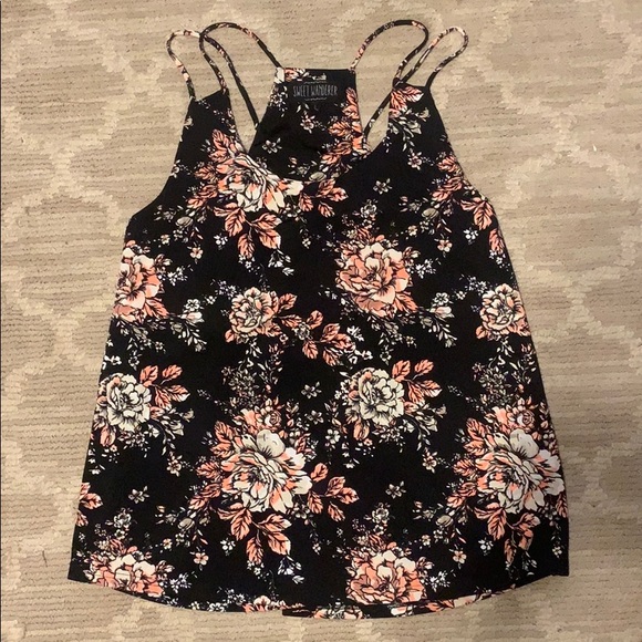 Sweet Wanderer Tops - Floral strappy tank size large